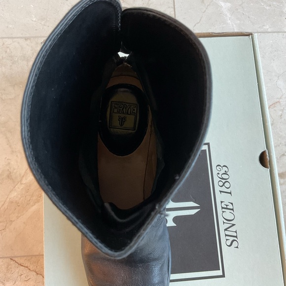 Frye women’s Lucinda Short boot - Picture 7 of 11